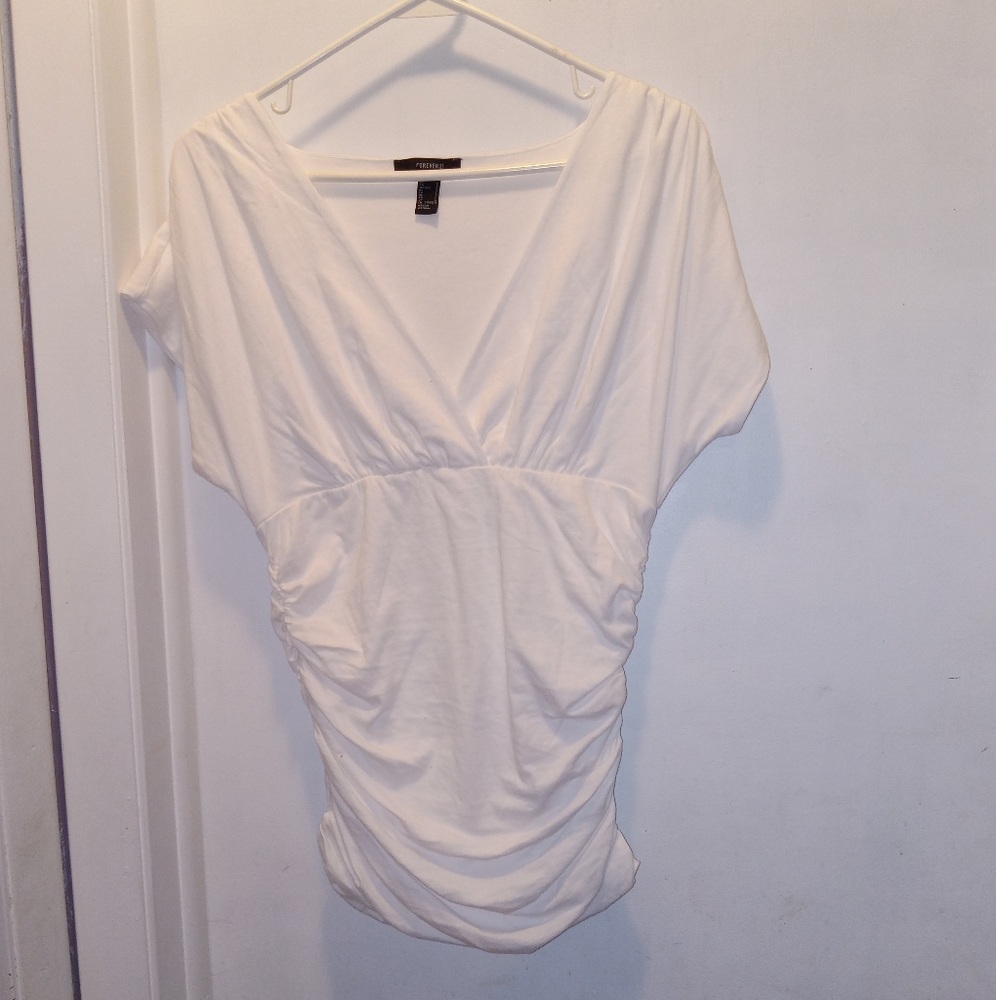 FOREVER 21 LARGE WHITE TOP